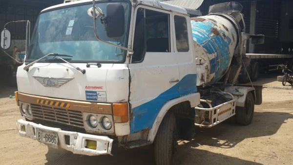 รถโม่ปูน HINO FD โม่ตรง คายาบ้า สภาพรวมสวย เครืองแห้งไม่มีไอ รถใช้งานได้ทันที พวงมาลัยเพาเวอร์ ขับกลับไปใช้งานได้เลย