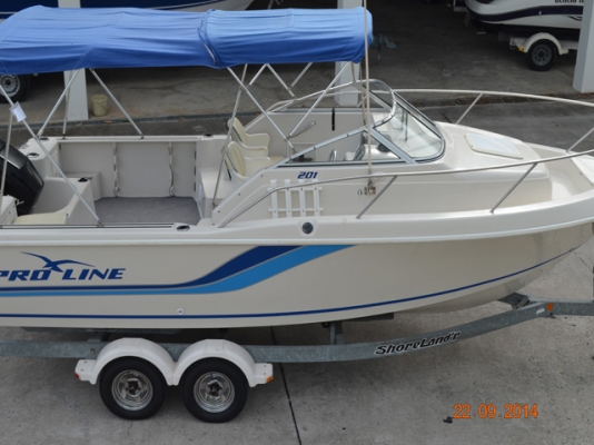 Proline 201WA, 20 foot walkaround with 150 HP Mercury