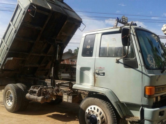 รถอีซูซุ 6 ล้อดั้ม 195 แรงม้า. ปี 40  สนใจติดต่อ 081 - 6079515