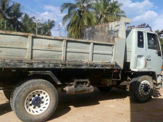 รถอีซูซุ 6 ล้อดั้ม 195 แรงม้า. ปี 40 สนใจติดต่อ 081 - 6079515 รถอีซูซุ 6 ล้อดั้ม 195 แรงม้า. ปี 40 สนใจติดต่อ 081 - 6079515