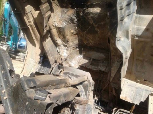 รถอีซูซุ 6 ล้อดั้ม 195 แรงม้า. ปี 40 สนใจติดต่อ 081 - 6079515 รถอีซูซุ 6 ล้อดั้ม 195 แรงม้า. ปี 40 สนใจติดต่อ 081 - 6079515