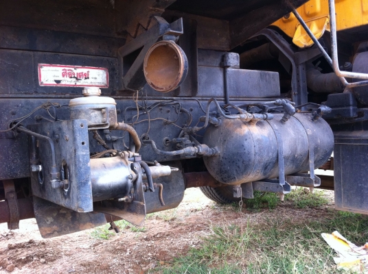 หกล้อดั้มดิน