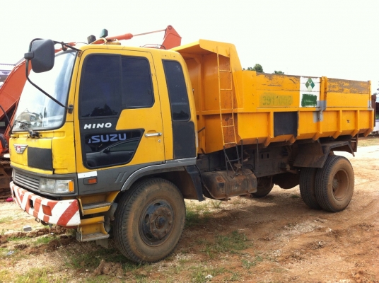 หกล้อดั้มดิน