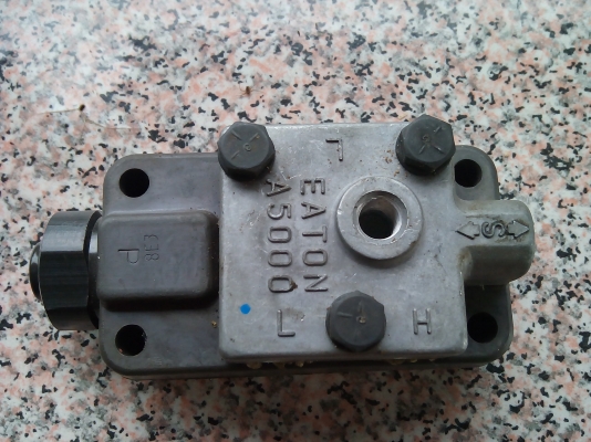 ขายตัวยิงโลไฮของเกียอิมตั้มฟูเลอร์ รุ่น A5000 มี 3 ตัว ของใหม่ 1 ตัวยังไม่ได้ใช้งาน ของเก่า 2 ตัว ขายเหมา 3500 บาท