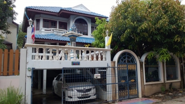 ขายด่วน >> บ้าน พร้อมที่ดิน (3,200,000)