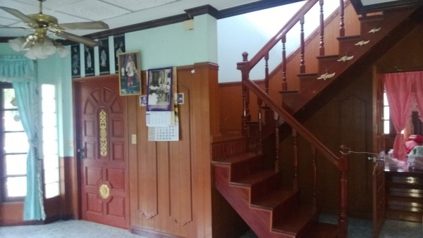 ขายด่วน >> บ้าน พร้อมที่ดิน (3,200,000)