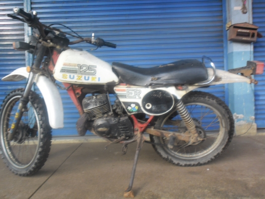 ขาย Ts 125 Er  โคลงแดงไมล็เหลี่ยมตรงรุ่น ทะเบียนพร้อมโอน