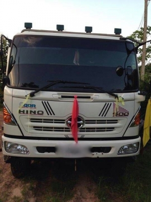 รถฮีโน่  10  ล้อดั้ม 220 แรงม้า. ปี 55  ( รถวิ่ง 60,000 กม. )  สนใจติดต่อ 081 - 6079515