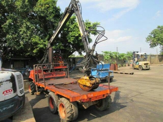 รถ 10 ล้อ คีบไม้.  / 3 เพลา.  สนใจติดต่อ 081 - 6079515