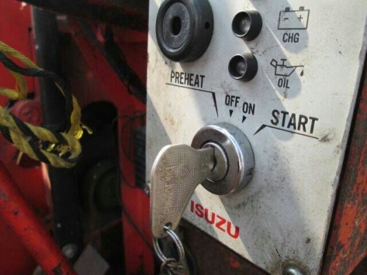 รถ 10 ล้อ คีบไม้.  / 3 เพลา.  สนใจติดต่อ 081 - 6079515