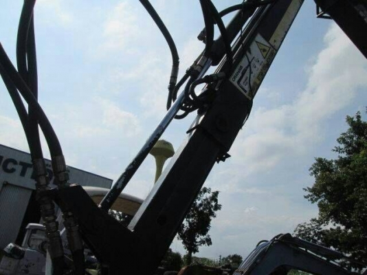 รถ 10 ล้อ คีบไม้.  / 3 เพลา.  สนใจติดต่อ 081 - 6079515