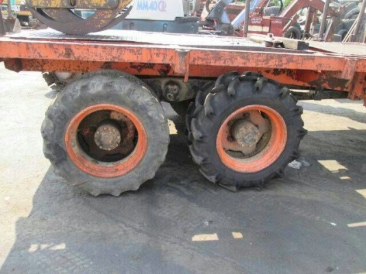 รถ 10 ล้อ คีบไม้.  / 3 เพลา.  สนใจติดต่อ 081 - 6079515