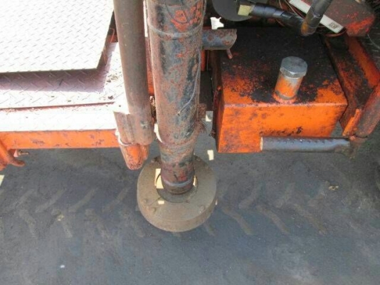 รถ 10 ล้อ คีบไม้.  / 3 เพลา.  สนใจติดต่อ 081 - 6079515