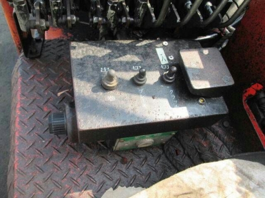 รถ 10 ล้อ คีบไม้.  / 3 เพลา.  สนใจติดต่อ 081 - 6079515