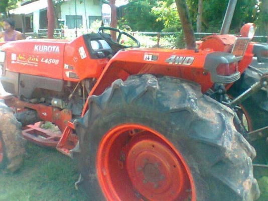 ขายรถไถKUBOTA L4508 ทำงาน2,xxxhr อุปกรณ์ ดันหน้า ผานหลัง สภาพพร้อมโอน เอกสารเล่มทะเบียนพร้อมโอน สนใจโทร090-8588220คุณนะ ID:narong498 หรือwww.truck.in.th/498