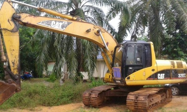 รถแบคโฮ CAT  320C  / รถฮีโน่ 10 ล้อดั้ม FM3M เปลื่ยนเครื่อง P11  320  แรงม้า. ( ขายคู่ )    สนใจติดต่อ 081 - 6079515