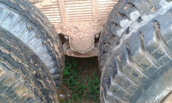 รถฮีโน่ 10 ล้อดั้ม FM3M เปลื่ยนเครื่อง P11  320 แรงม้า. / รถแบคโฮ CAT  320C  ( ขายคู่. )  สนใจติดต่อ 081 - 6079515