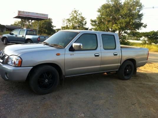 ขายรถบิ๊กเอ็มฟรอนเทียร์4ประตูปี03วางเครื่องแดงเครื่อง2500สภาพสวย