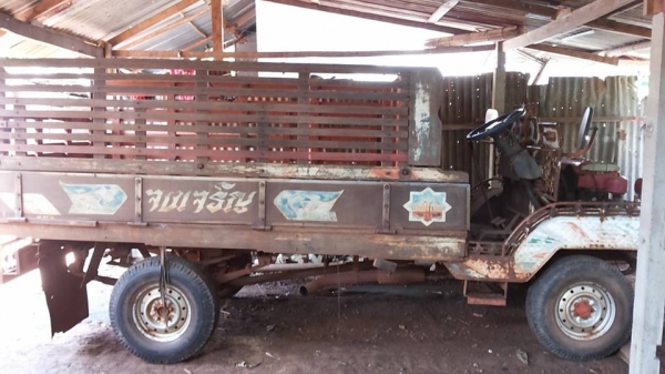 ***ขายแล้วครับขอบคุณ Truck2hand ขายแต๋น4ล้อ เครื่องKUBOTA ET11แรง เครื่องดี สตาร์ทติดง่าย แน่นดี แรงใช้ได้ เกียร์bu เข้าง่ายไม่หลุด ช่วงล่างbuddy คัสซีหน้า4 สวยเดิมไม่ปะไม่ผุ กระบะพื้นไม้คอกไม้สภาพสสวยเดิม ยาว2.50ม.พื้นสวยคอกดี ไม่โก่งไม่โย้ ยางสวย4เส้น ร