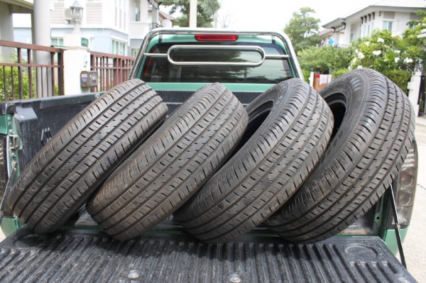 ยางรถกระบะขอบ14"สภาพใหม่เอี่ยม 4เส้น ราคา 4,500บาท