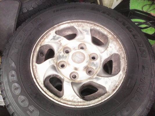 แม็กกระบะ6รูขอบ14พร้อมยางดอกสวยปี09ลดราคาคับ3,800บาท