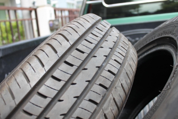 ขายยางรถกระบะขอบ14"สภาพใหม่เอี่ยม 4เส้น ราคา 4,500บาท ขายยางรถกระบะขอบ14"สภาพใหม่เอี่ยม 4เส้น ราคา 4,500บาท