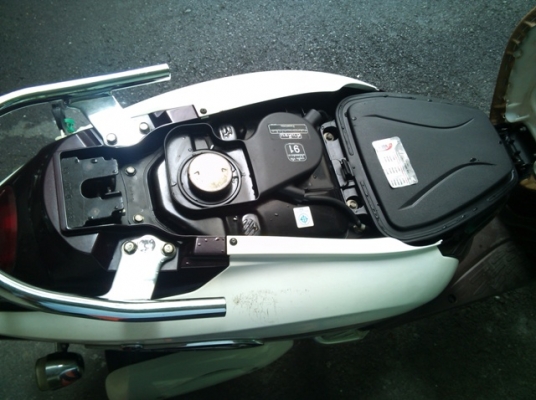 scoopy i ปี 55 น้ำตาลขาว เครื่องดี วิ่งน้อย ไมล์13593 โล