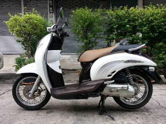 scoopy i ปี 55 น้ำตาลขาว เครื่องดี วิ่งน้อย ไมล์13593 โล