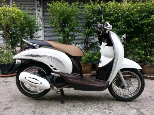 scoopy i ปี 55 น้ำตาลขาว เครื่องดี วิ่งน้อย ไมล์13593 โล