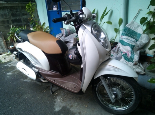 scoopy i ปี 55 น้ำตาลขาว เครื่องดี วิ่งน้อย ไมล์13593 โล