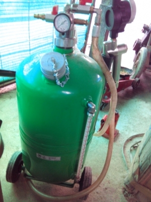 ถังอัดน้ำมันเกียร์แบบอัดลม toku