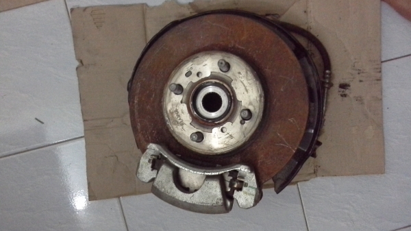 ดุมล้อหน้านิววีออสทั้งชุดABSครับ