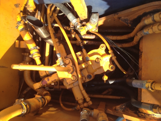 ขายรถแม็คโคร  SK 60-2 สภาพเก่านอก มีลายหัวเจาะพร้อมใช้