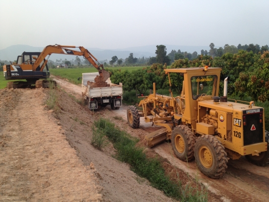 ขายรถแม็คโคร  SK 60-2 สภาพเก่านอก มีลายหัวเจาะพร้อมใช้