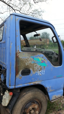 ขาย NKR ปี 44  130 แรงม้า ยาว 4.30 เมตร 360,000 บาท