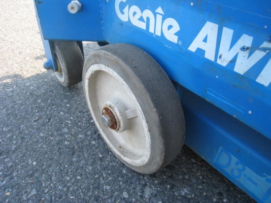 รถกระเช้า Genie AWP-30S # 28213 สนใจโทร 083 081 2889