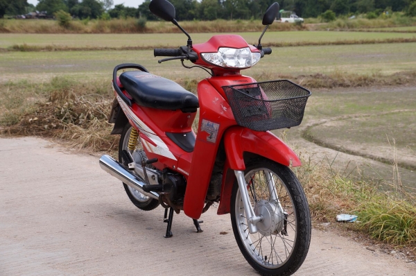 ขาย HONDA WAVE 100 ปี 46 ทะเบียนพร้อมโอน รถเดิม เครื่องดี สภาพ โดยรวมตามรูป พร้อมใช้งาน ครับ ขาย HONDA WAVE 100 ปี 46 ทะเบียนพร้อมโอน รถเดิม เครื่องดี สภาพ โดยรวมตามรูป พร้อมใช้งาน ครับ