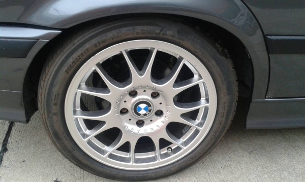 ขาย BMW E 36 นกแก้ว  ปี 97 เครื่อง 1J ออโต้  รถยอดนิยมพวงมาลัย  4  ก้าน  เจ้าของขายเอง  ราคา  175,000  บาท