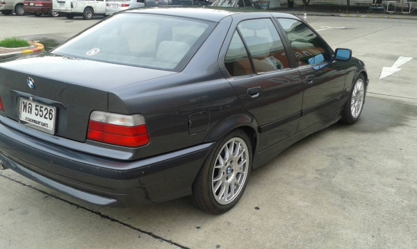 ขาย BMW E 36 นกแก้ว  ปี 97 เครื่อง 1J ออโต้  รถยอดนิยมพวงมาลัย  4  ก้าน  เจ้าของขายเอง  ราคา  175,000  บาท