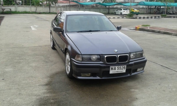 ขาย BMW E 36 นกแก้ว  ปี 97 เครื่อง 1J ออโต้  รถยอดนิยมพวงมาลัย  4  ก้าน  เจ้าของขายเอง  ราคา  175,000  บาท