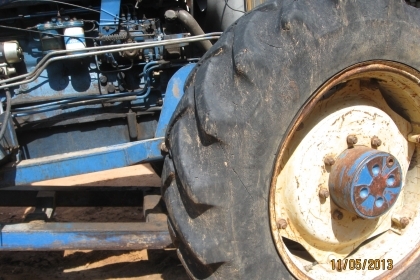 ขายฟอร์ด 7810 4 wd 115 hp รถบ้านเล่มทะเบียนพร้อม