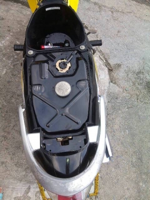 125r ปี47 เหลืองดำ ตาสเท้า แจเล็ก รถใส วิ่งน้อย 17,500 ยี่ห้อ : Honda สอบถาม 0869702941 สวย ใส วิ่งน้อย เครื่องเดิม เอกสารครบ รามคำแหง112