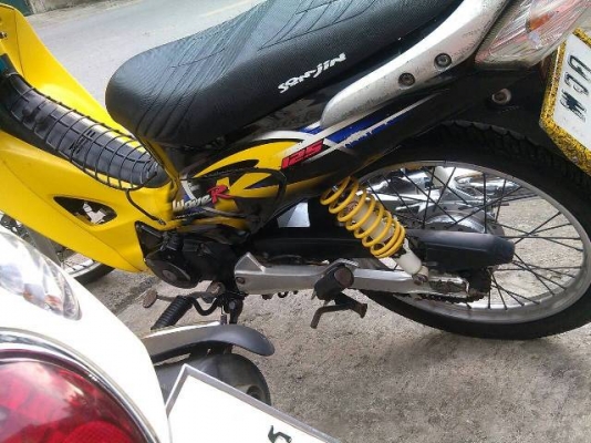 125r ปี47 เหลืองดำ ตาสเท้า แจเล็ก รถใส วิ่งน้อย 17,500 ยี่ห้อ : Honda สอบถาม 0869702941 สวย ใส วิ่งน้อย เครื่องเดิม เอกสารครบ รามคำแหง112