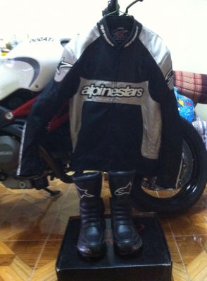 ขายเสื้อ รองเท้า apilnastar