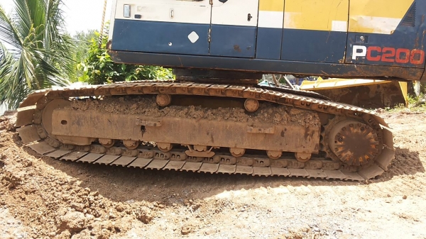ขายรถแบคโฮ KOMATSU PC200-5 ซีเลียน 6xxxx เครื่องดี ปั๊มดี ไฟ้ฟ้าครบ แอร์เย็น คอนโทนสั้น ตัวดันจีน แทรคยาว 80 ซม. รถพร้อมใช้งาน โทร.0925768909