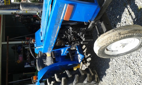 ขายด่วน ISEKI TL 2500 โทร 0986356358