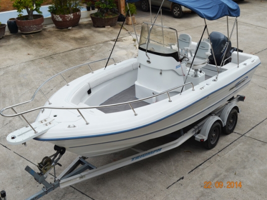 Triumph 210CC, 21 foot, center console with 150 hp, 2006