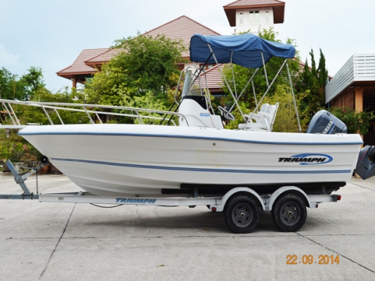 Triumph 210CC, 21 foot, center console with 150 hp, 2006