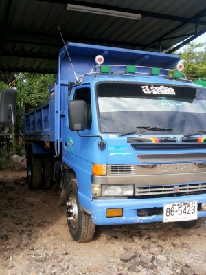 ขาย 6 ล้อดั้ม NPR 115 หัวนอก สภาพพร้อมใช้ มีสโลว์กลาง เจ้าของขายเอง