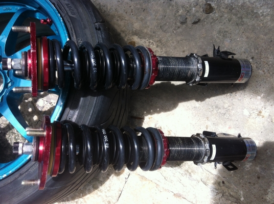 ขายโช๊ค BC civicfd ต้องเปลี่ยนยางกันกระแทก ราคา10000 สนใจจริงโทมาคุยราคาคยกันได้